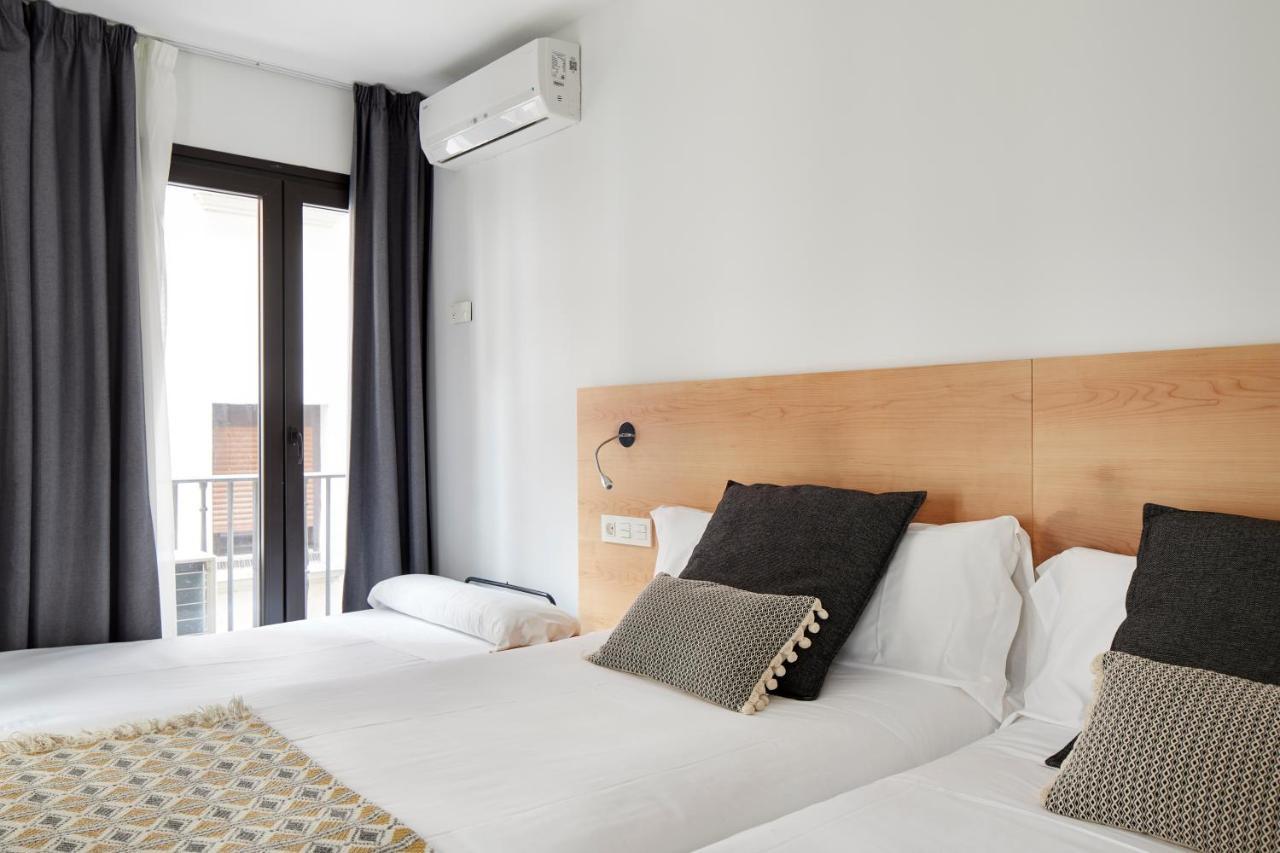 Hostal Arriazu Pamplona Bagian luar foto