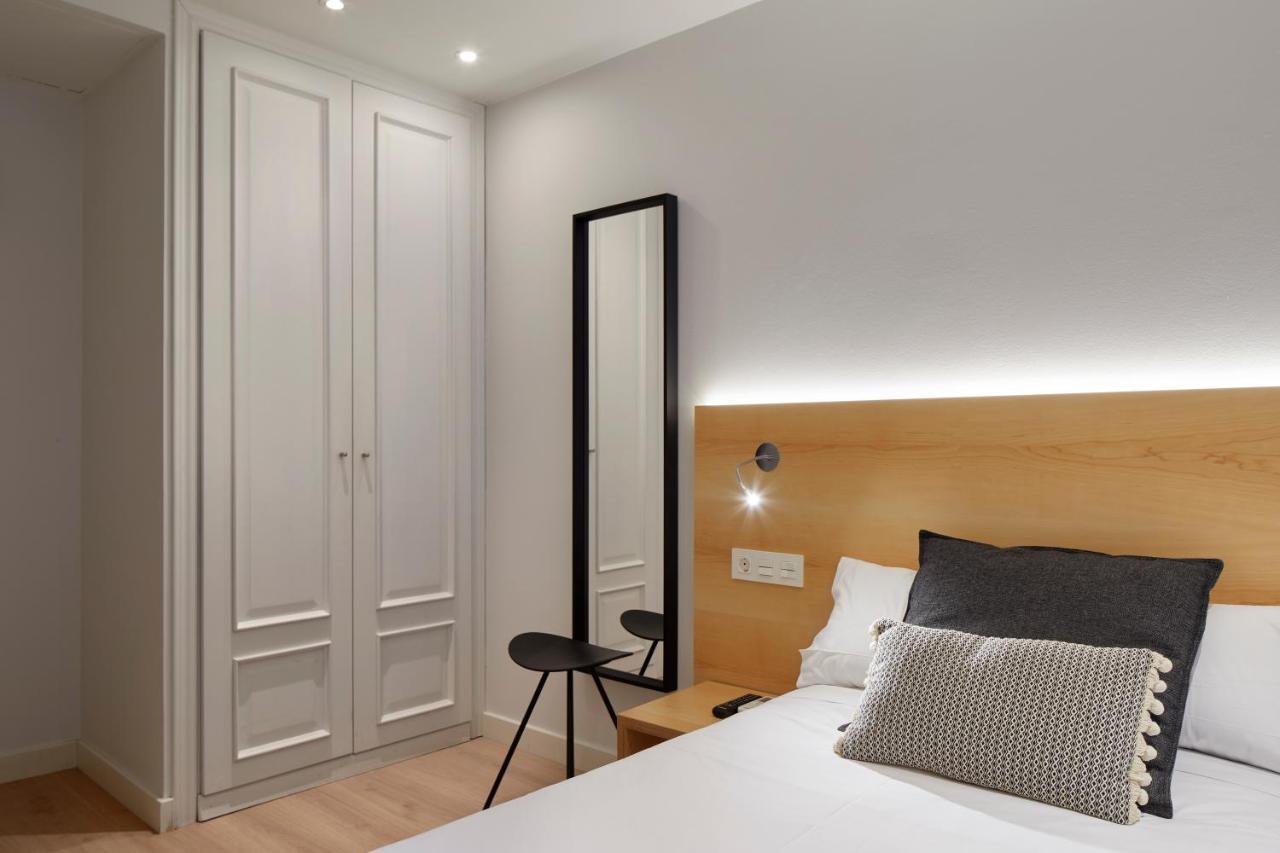 Hostal Arriazu Pamplona Bagian luar foto