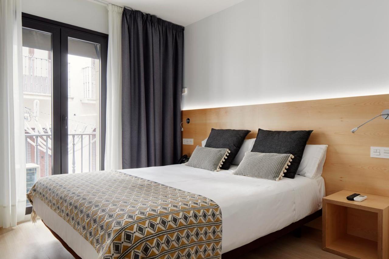 Hostal Arriazu Pamplona Bagian luar foto