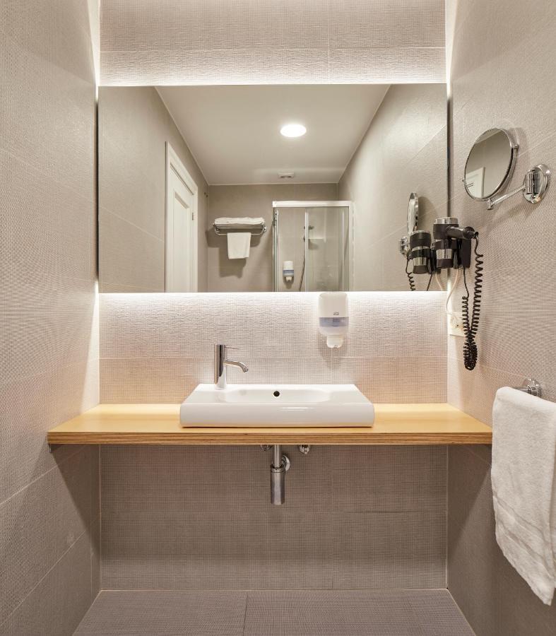 Hostal Arriazu Pamplona Bagian luar foto