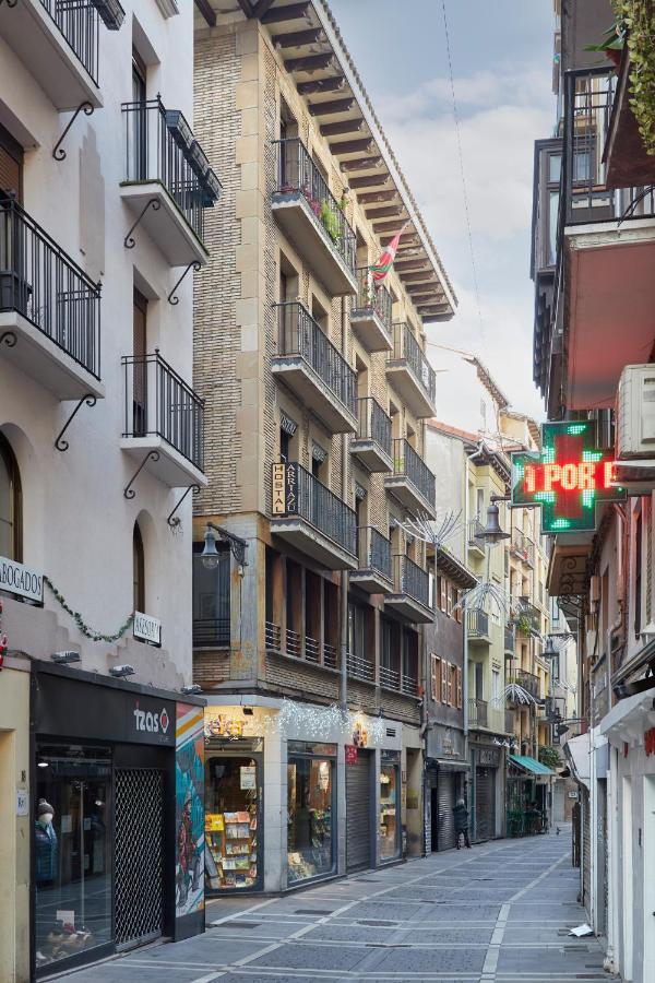 Hostal Arriazu Pamplona Bagian luar foto