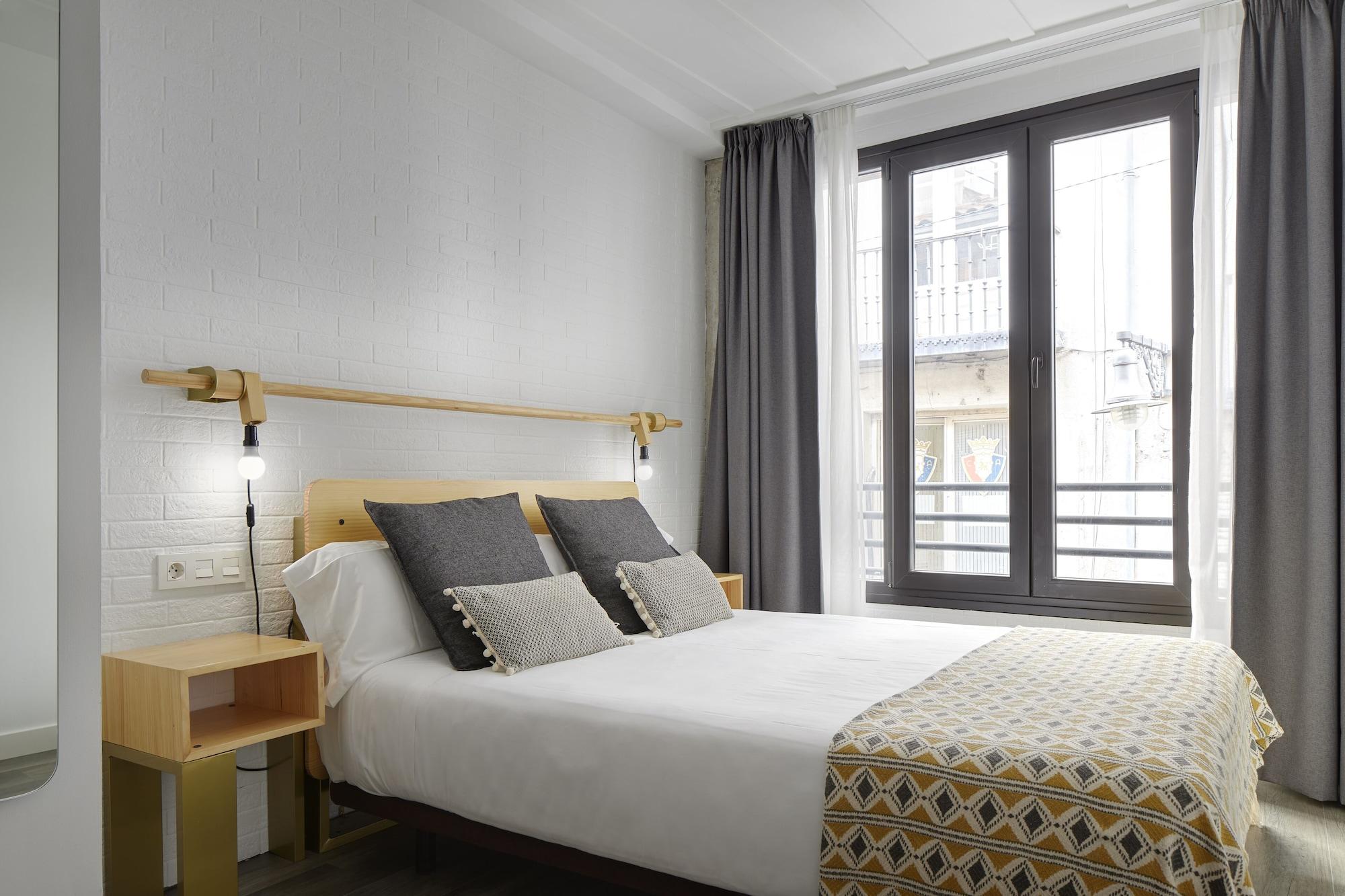 Hostal Arriazu Pamplona Bagian luar foto