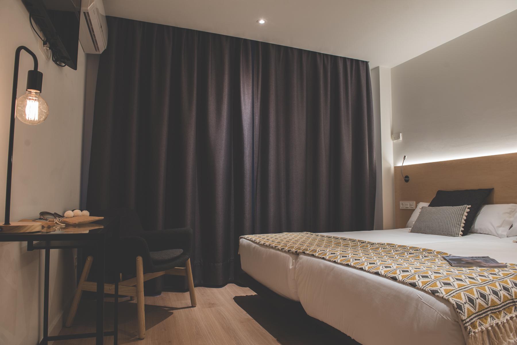 Hostal Arriazu Pamplona Bagian luar foto