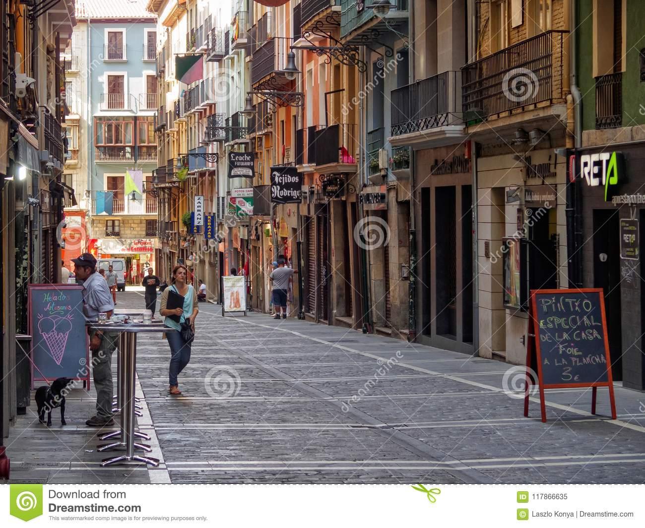Hostal Arriazu Pamplona Bagian luar foto